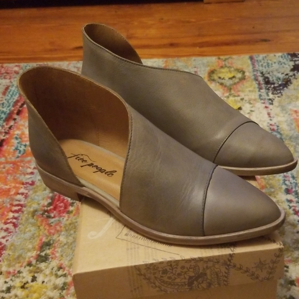 Free People Royale Flat size 37 color grey NWT